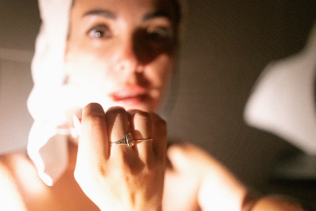 【2026年】ナイアシンアミドで毛穴・角栓改善｜使い方順番とプチプラ5選